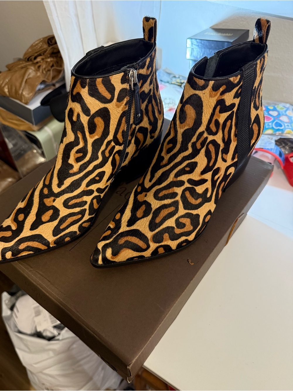 Linea Paolo Leopard Print Ankle Boots in Tan and Black size 8 NIB
